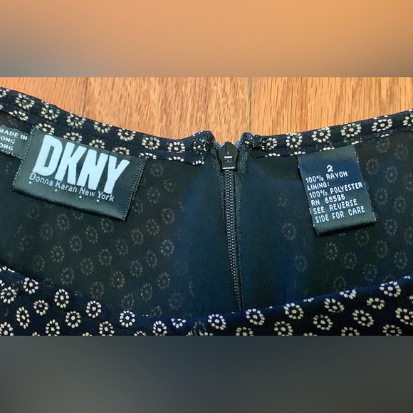 Y2K Vtg Women’s 2 100% Rayon Donna Karan Skirt - Picture 11 of 16